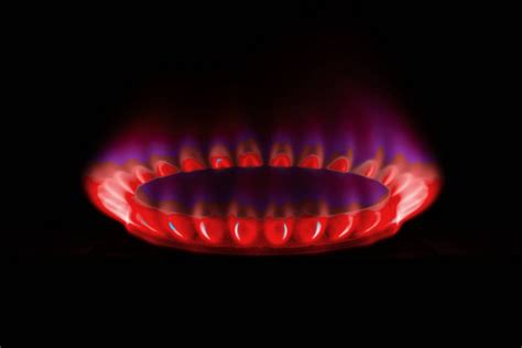 Red Flame on Gas Stove - Meaning, Causes, and Tips to Fix It