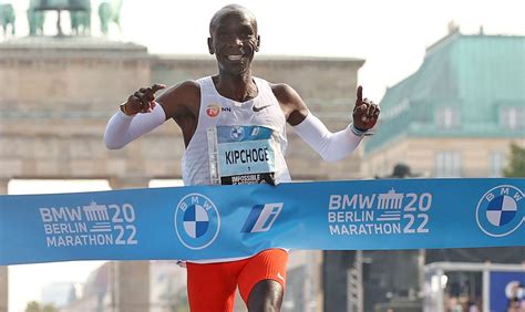 Eliud Kipchoge shatters Marathon World Record - Latest Sports News ...