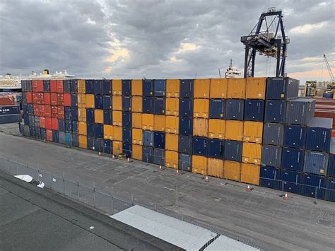 London Container Terminal pays tribute to NHS and key workers with container shuffle | Forth Ports