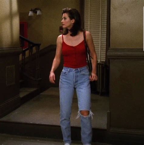 Monica Geller, Friends (1994-2004) Friend Outfits, Mom Outfits, Retro ...