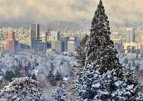 Portland, Oregon in the snow [2048 x 1454] : r/CityPorn