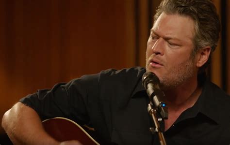 Blake Shelton Takes Sultry "Turnin' Me On" Acoustic [Video]