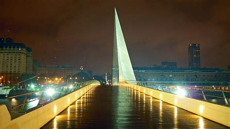 Beautiful Bridge in Puerto Madero : BuenosTours