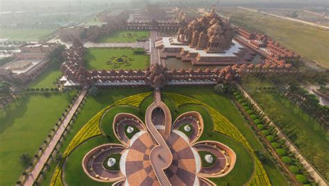 Swaminarayan Akshardham | Vacation spots, Places to visit, India ...