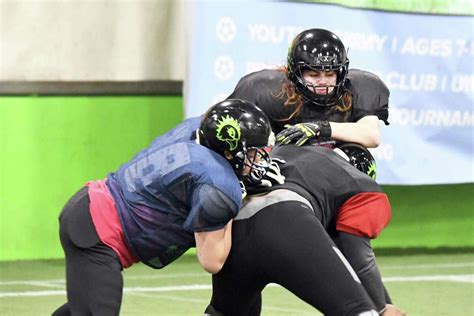 Connecticut Hawks recruit for women's tackle football team