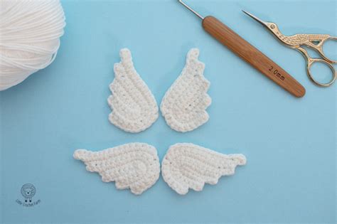 Easy crochet Wings applique free pattern