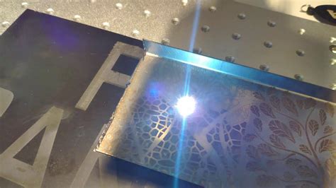 Laser engraving on stainless steel - YouTube
