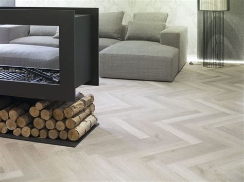 What is SPC vinyl flooring and what are its advantages?