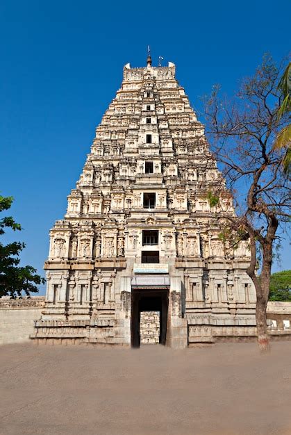 Premium Photo | Virupaksha temple, hampi