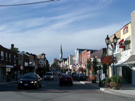 Фото Main Street, Newmarket, Ontario, Canada в городе Ньюмаркет