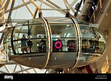 London Eye Pod Stock Photos & London Eye Pod Stock Images - Alamy