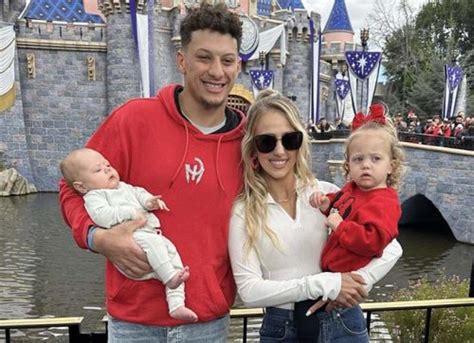 Patrick Mahomes & Brittany Matthews Share Son Bronze’s Face For the First Time At Disneyland ...