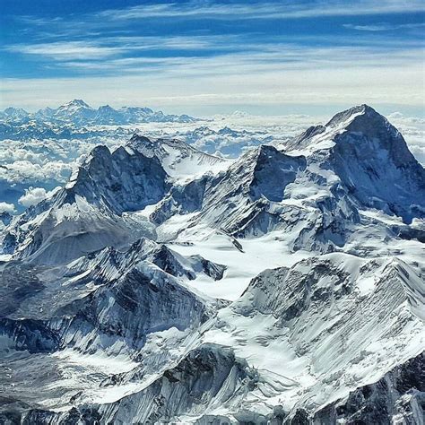 View to Makalu & distant Kangchenjunga from Everest | Everest, Breathtaking places, Beautiful ...