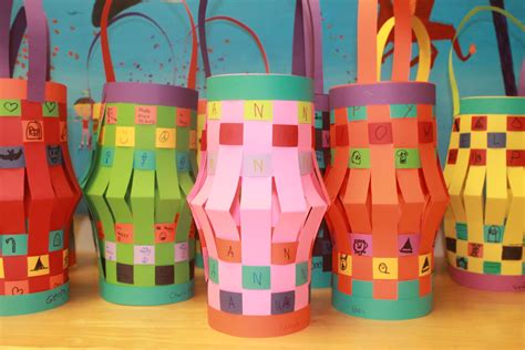 Construction Paper Lantern Craft - papercraft among us