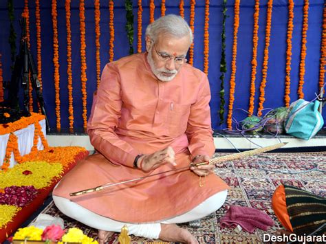Narendra Modi worships weapons on Vijaya Dashami(Photos/Video) | DeshGujarat