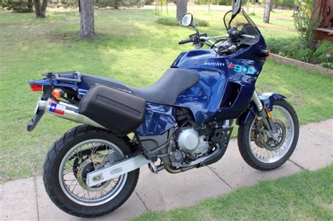 Review of Cagiva Elefant 900 E 1996: pictures, live photos & description Cagiva Elefant 900 E ...