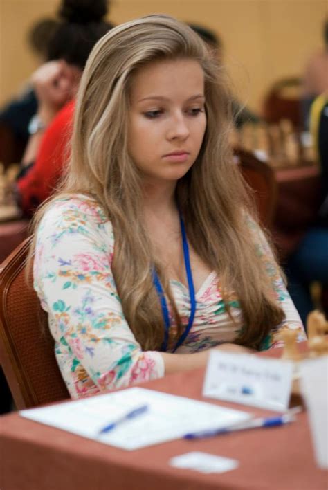 Beautiful Female Chess Players ?? - Chess.com