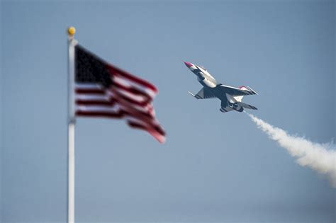 Wallpaper : vehicle, airplane, American flag, General Dynamics F 16 Fighting Falcon, military ...
