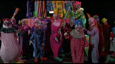 Klownfrontation found on Google | Horror movie icons, Scary movies, Horror