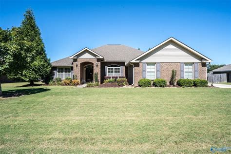 102 Waltrip Dr, Owens Cross Roads, AL 35763 | realtor.com®