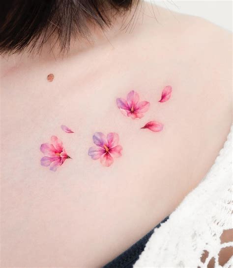 Details more than 75 hawaiian flower tattoo designs - vova.edu.vn