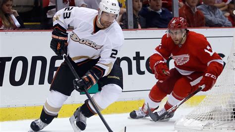 Ducks vs. Red Wings: Detroit desperate for a win in Game 4 - SBNation.com