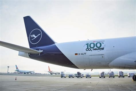 Lufthansa Cargo powers freighters with sustainable aviation fuel | Cargo Facts - Supply Chain ...