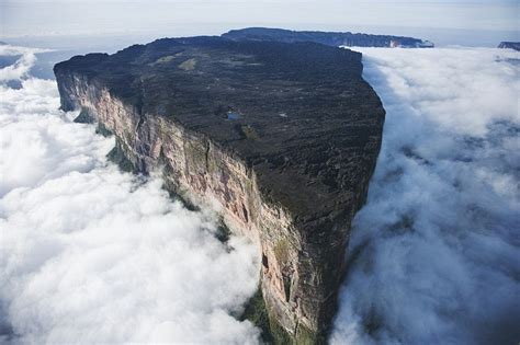 Tabletop Mountains or Tepuis of Venezuela | Amusing Planet