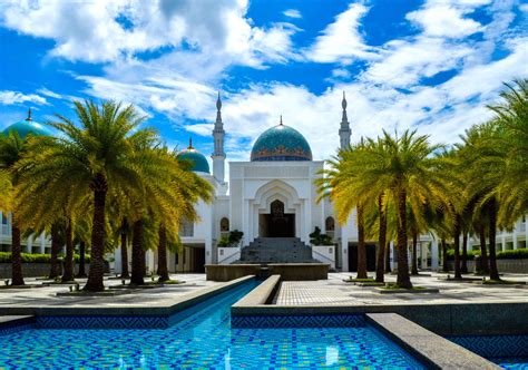 5 Beautiful Mosques in Malaysia and Where to Find Them