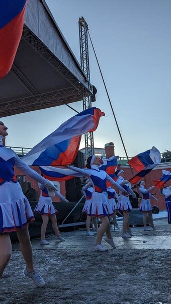 In the Petropavlovsk fortress, our artists congratulated the flag show of the defenders of the ...