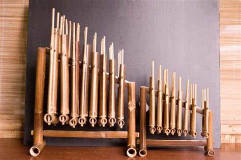 Pernah Diklaim Malaysia, Musik Tradisional Angklung Asli dari Jawa Barat | Musik tradisional ...