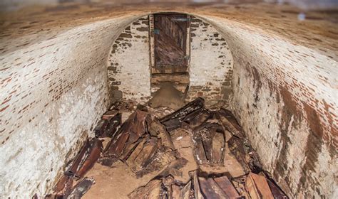 Burial vaults found under Washington Square Park – The History Blog