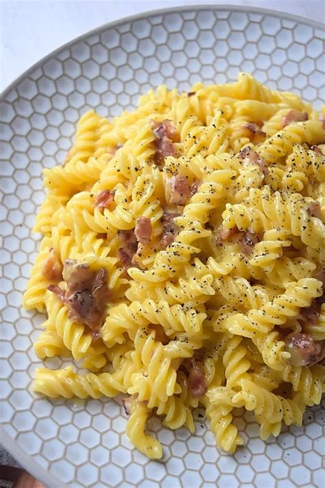 Smoked Gouda Pasta Carbonara – A Stray Kitchen