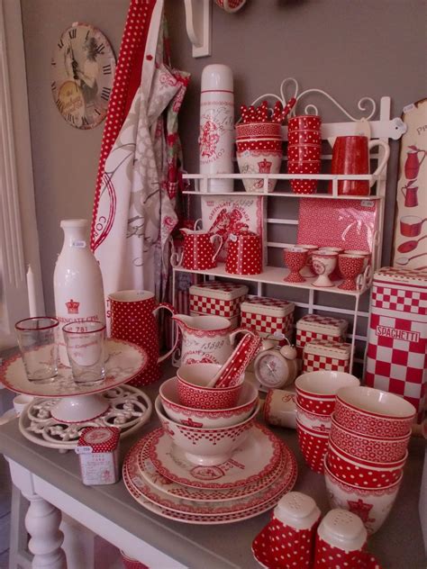 Red decor, Red and white kitchen, Red kitchen