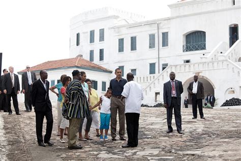 STEVE HARVEY SHED TEARS AT ELMINA SLAVE TRADE SITE (GHANA ) - Glamour Base Entertainment