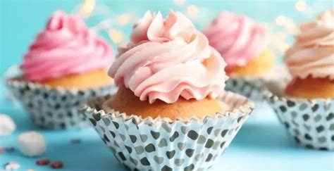 How To Use A Mini Cupcake Pan - Cake Decorist