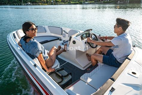 Bayliner M15: Prices, Specs, Reviews and Sales Information - itBoat