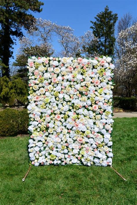 48 ideias criativas de backdrops e painéis com flores para o casamento | Casar.com