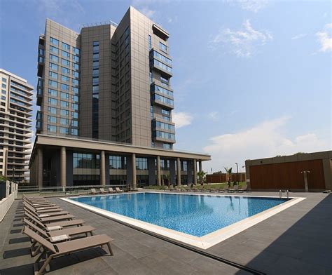 Hilton Istanbul Bakirkoy Pool: Pictures & Reviews - Tripadvisor