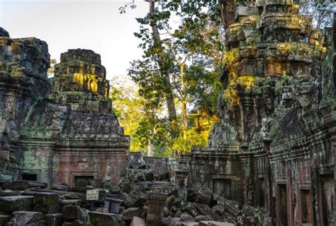 15 Best Angkor Wat Tours + Tips to Plan Your Trip & Avoid the Crowds