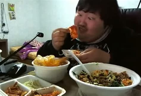 Fat asian guy loves his food: Image Gallery (Sorted by Low Score) (List View) | Know Your Meme