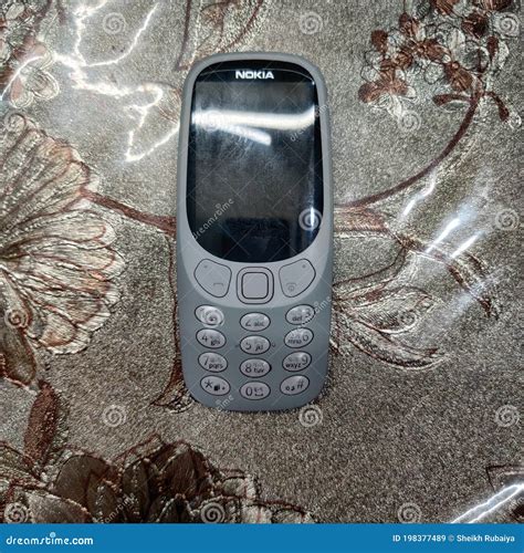 Nokia Button Phone editorial stock image. Image of phone - 198377489