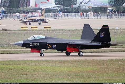 Shenyang (AVIC) J-31 Gyrfalcon (FC-31 / F-60): Photos, History ...