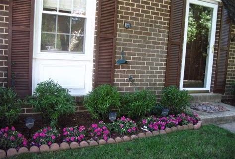 10+ Small Front Yard Landscaping Ideas Townhouse – HOMYRACKS