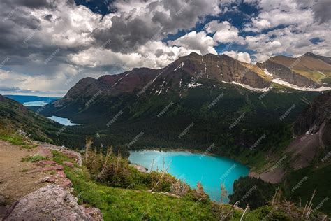 Premium Photo | View of grinnell lake and the others from overlook