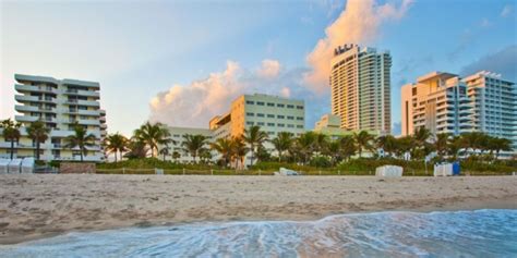 Holiday Inn Miami Beach - Oceanfront Cheap Vacations Packages | Red Tag ...