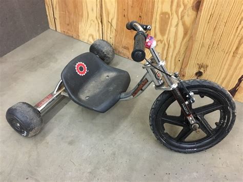 Razor Scream Machine Tricycle, Need... | Loretto Equipment #341 | K-BID