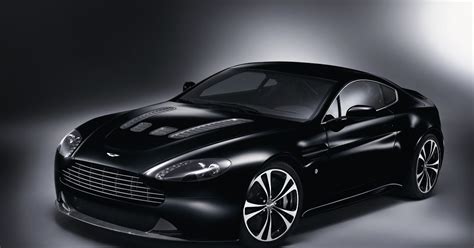 Aston Martin DBS Carbon Black Edition