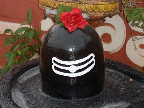 The Story Behind The Shiva Linga - Boldsky.com