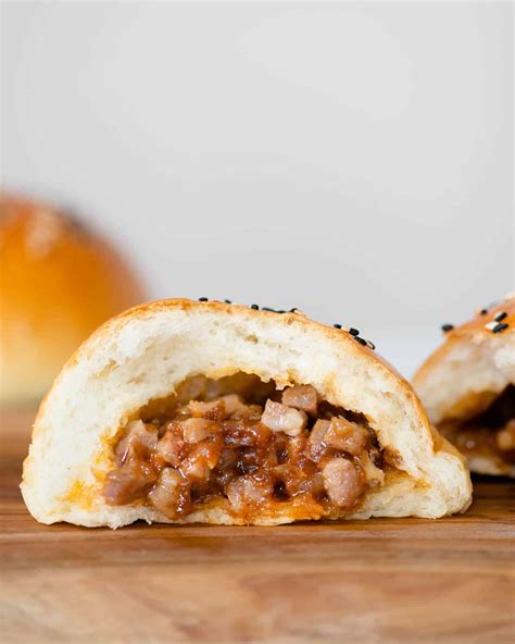 Baked Char Siu Bao (叉燒麵包, BBQ Pork Buns, Cha Siu Bao) | Lisa Lin